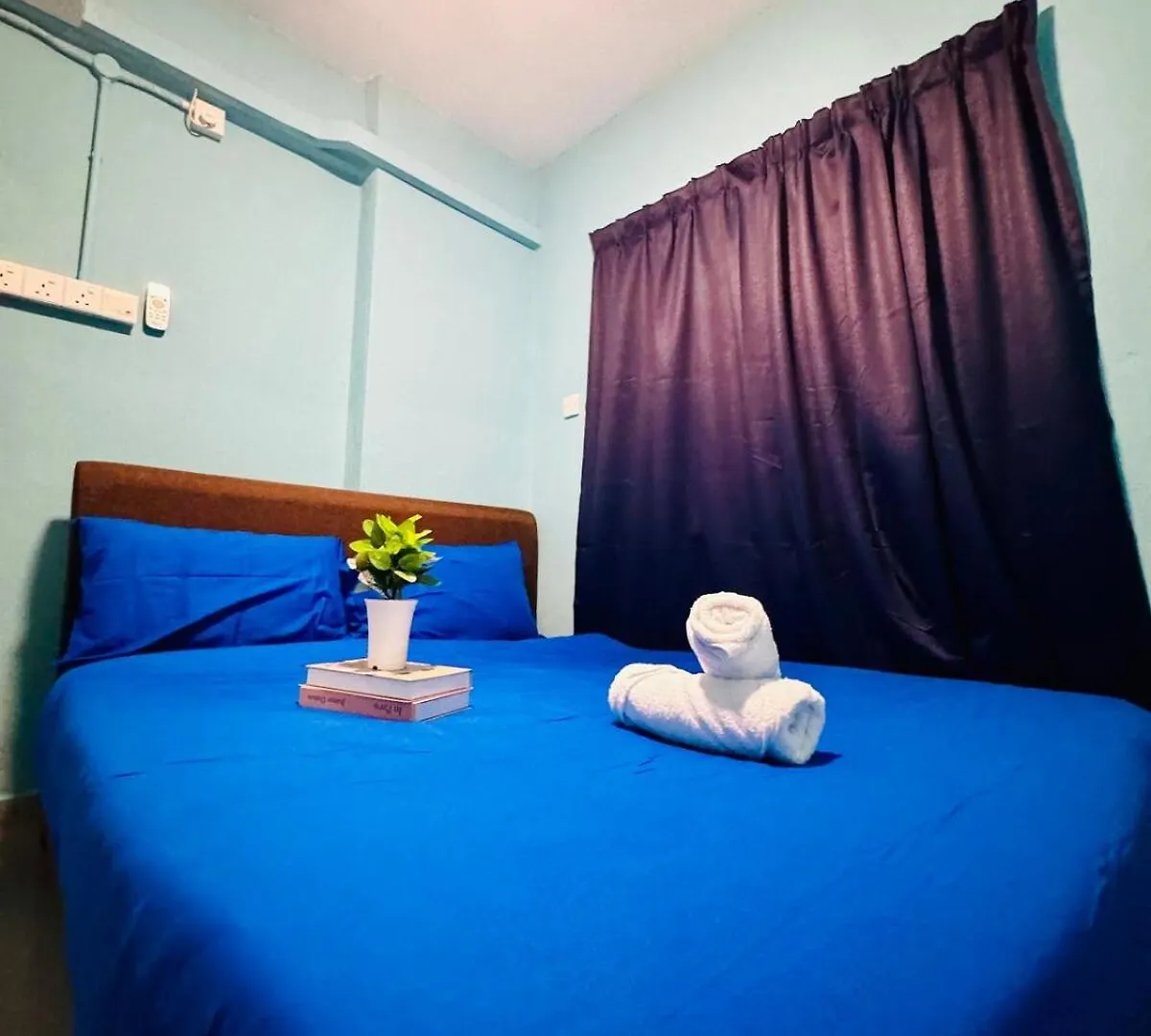 3Br 8 Pax Budget Family Stay In Penang Gelugor Apartment