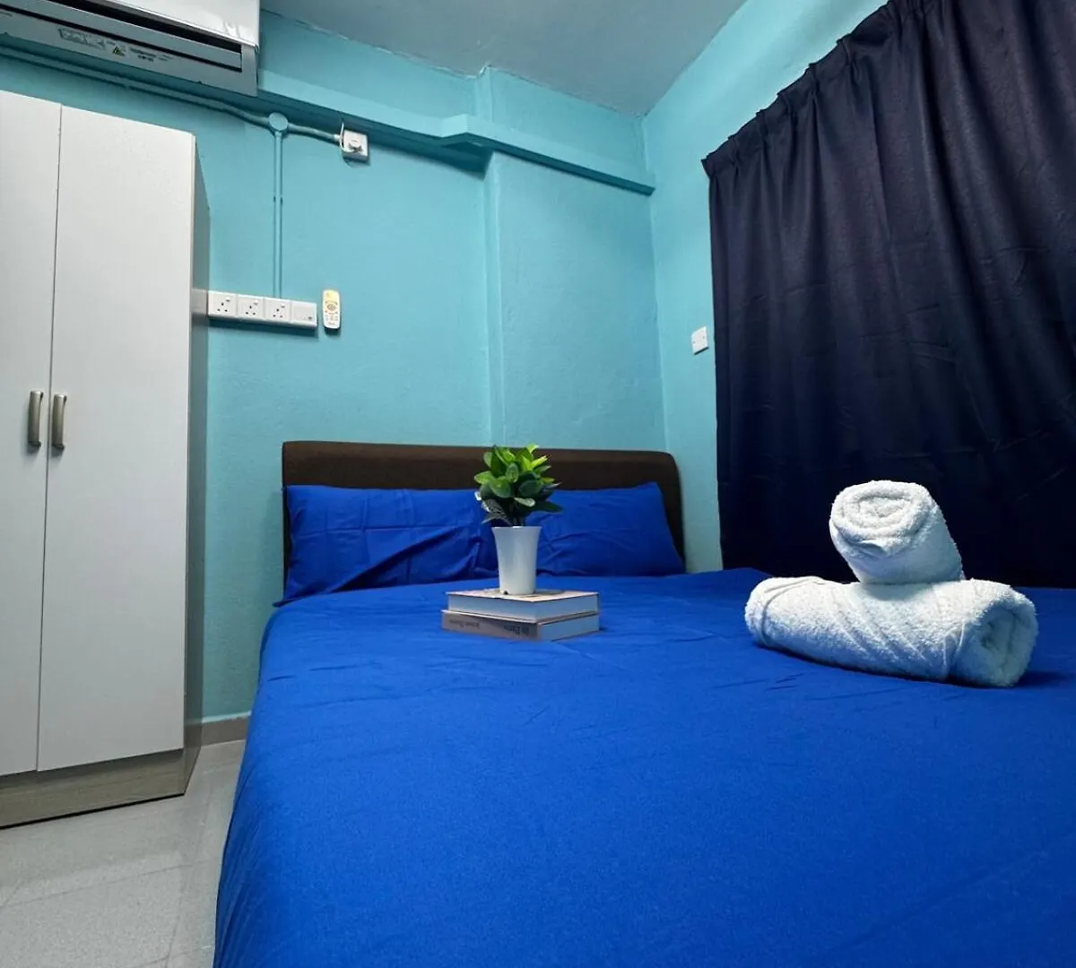 3Br 8 Pax Budget Family Stay In Penang Gelugor Apartment